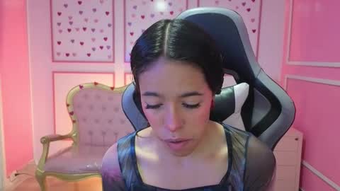 Stephania online show from September 2025 11:33:01 AM