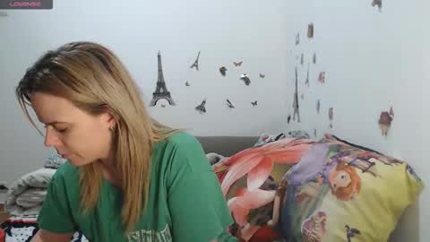 Snapshot of stephaniewild chatting on February 2026 11:06:02 AM Stephanie online show from February 2026 11:06:02 AM