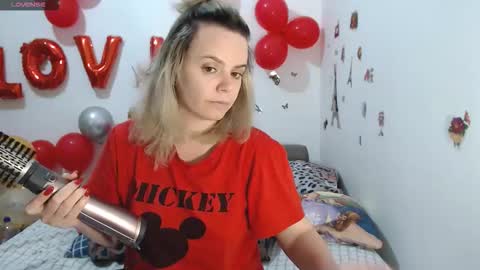 Snapshot of stephaniewild chatting on February 2026 11:31:02 AM Stephanie online show from February 2026 11:31:02 AM