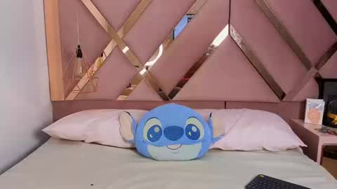 Snapshot of stephany_grand chatting on September 2025 04:19:01 PM stephany_grand online show from September 2025 04:19:01 PM