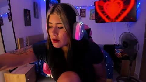 Stephany  independient model  online show from January 2025 03:39:01 AM