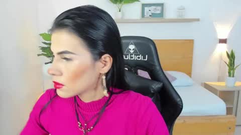 S T E P H A N Y A online show from February 2025 12:11:02 PM