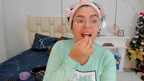 Stefanny online show from January 2025 10:45:01 PM