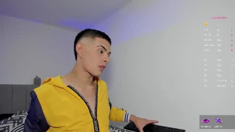 Stevenn online show from December 2024 08:33:01 PM