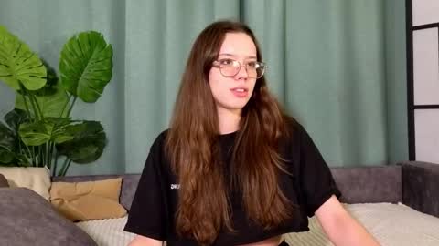 Candy online show from November 2025 06:29:01 PM