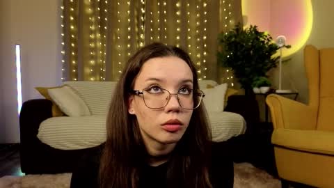 Candy online show from November 2025 06:09:02 PM