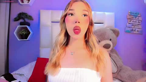 Steisee Reyes online show from September 2025 07:41:01 AM