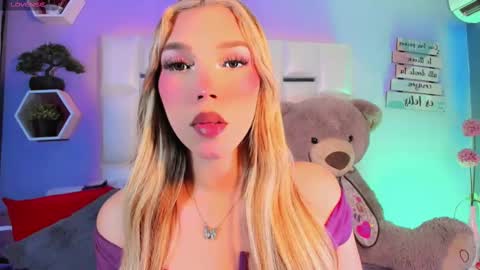 Steisee Reyes online show from October 2025 08:01:01 AM