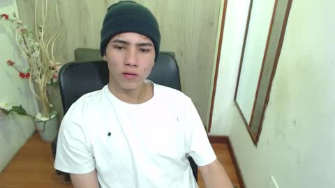 Snapshot of stich_23 chatting on February 2026 01:04:01 PM Stich online show from February 2026 01:04:01 PM