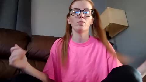 stickyredfunsize online show from November 2025 04:56:01 PM