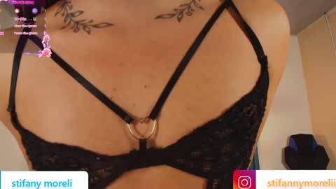 Stifanny Moreli  online show from September 2025 10:01:02 PM