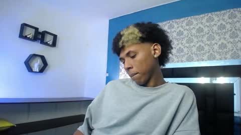 Stiven  online show from October 2025 08:51:01 PM