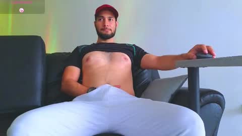 Stiven Montiel online show from September 2025 11:33:02 AM