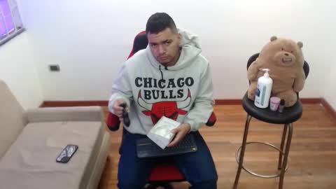 Snapshot of stivendreams chatting on December 2024 08:31:02 PM friends online show from December 2024 08:31:02 PM