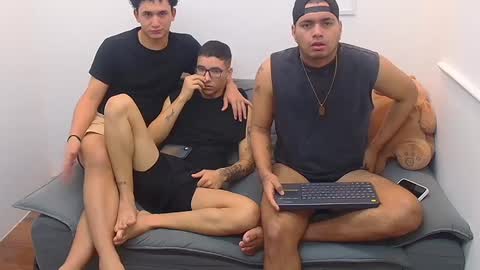 Snapshot of stivendreams chatting on December 2024 12:40:02 PM friends online show from December 2024 12:40:02 PM