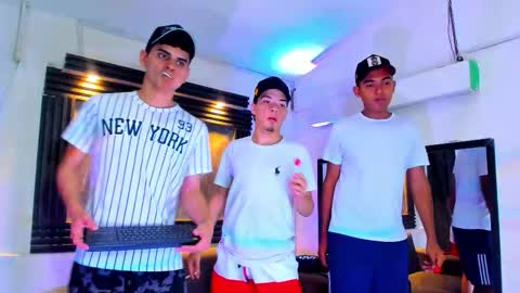 Snapshot of stivendreams chatting on November 2025 04:54:02 AM friends online show from November 2025 04:54:02 AM