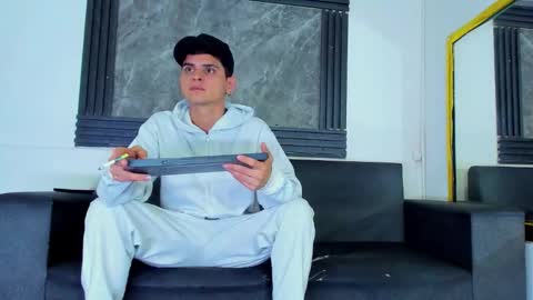 friends online show from February 2026 04:52:02 AM