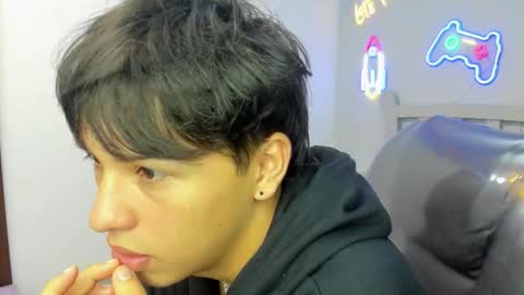 Stiwen online show from October 2025 01:08:02 PM