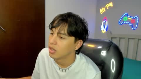 Stiwen online show from November 2025 12:37:02 PM