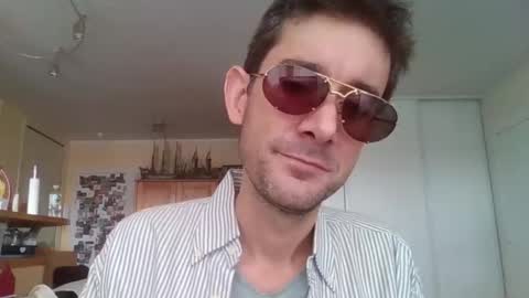 Julien9477 online show from October 2025 12:27:01 PM