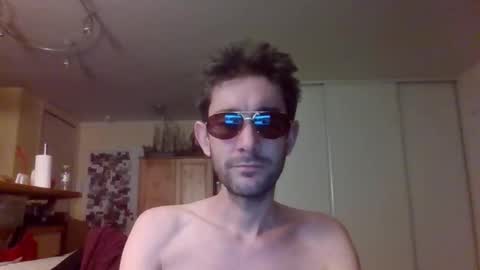 Julien9477 online show from October 2025 10:47:01 PM