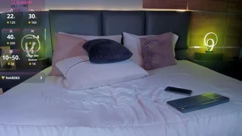 Stone Lee  online show from September 2025 07:18:02 AM