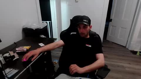 stonedpanda77 online show from June 2026 12:13:01 AM