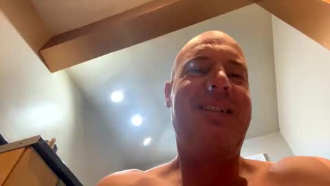 Snapshot of stoodley22 chatting on November 2025 05:41:01 AM Stoodley22 online show from November 2025 05:41:01 AM