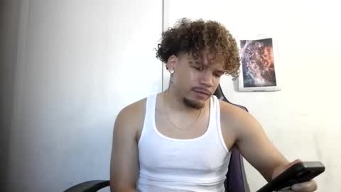 Snapshot of str8dj chatting on November 2025 11:26:01 PM Dj online show from November 2025 11:26:01 PM