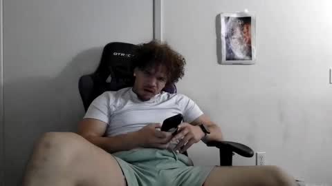 Snapshot of str8dj chatting on January 2026 11:01:02 AM Dj online show from January 2026 11:01:02 AM