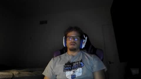 Snapshot of str8dj chatting on April 2026 04:27:01 AM Dj online show from April 2026 04:27:01 AM