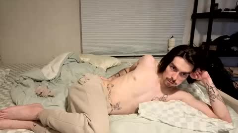 str8whiteboy21 online show from April 2026 05:18:02 AM