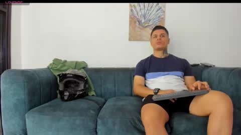 straight__friends online show from October 2025 01:44:01 PM