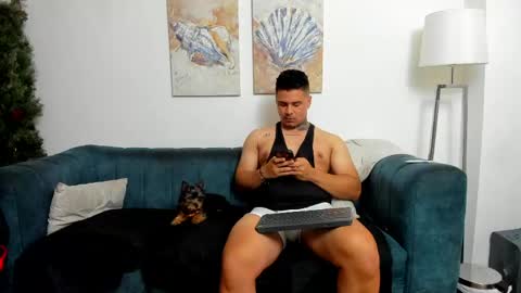 Snapshot of straight__friends chatting on April 2026 02:27:02 PM straight__friends online show from April 2026 02:27:02 PM