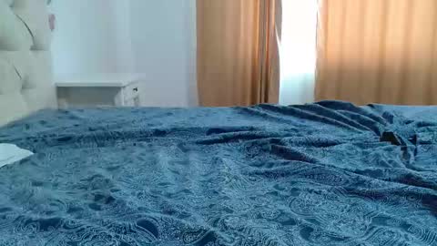 Vivian online show from December 2024 10:17:02 AM