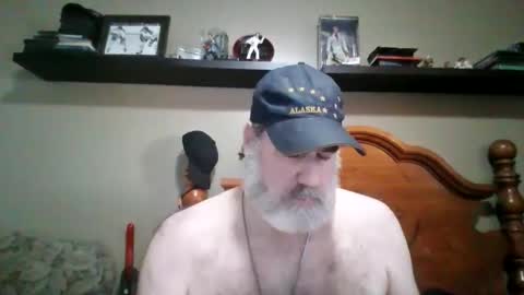 Snapshot of straightbear4you chatting on April 2026 12:13:02 AM Straightbear4you online show from April 2026 12:13:02 AM