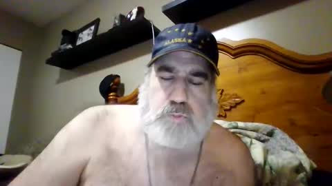 Snapshot of straightbear4you chatting on May 2026 03:13:01 AM Straightbear4you online show from May 2026 03:13:01 AM