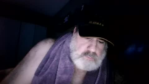 Snapshot of straightbear4you chatting on June 2026 09:52:01 AM Straightbear4you online show from June 2026 09:52:01 AM