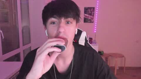 Ray online show from December 2024 10:32:01 PM