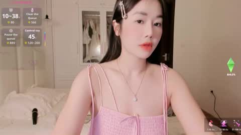 strawberry_loveee online show from October 2025 11:21:01 AM