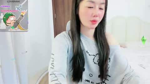 Snapshot of strawberry_loveee chatting on February 2026 05:06:02 PM strawberry_loveee online show from February 2026 05:06:02 PM