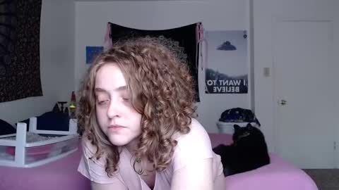 Strawberrylotsacake online show from March 2026 03:29:01 PM