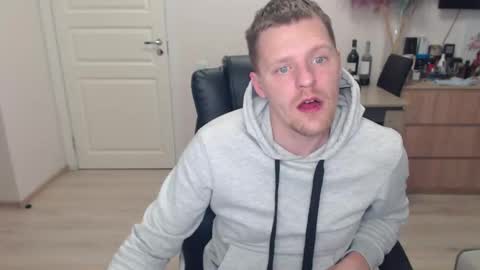 strong_guy_xxx online show from September 2025 11:22:02 AM