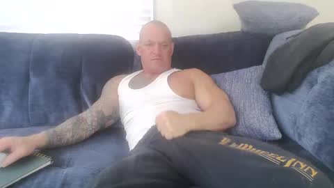 StrongAndHard online show from November 2025 01:44:02 PM