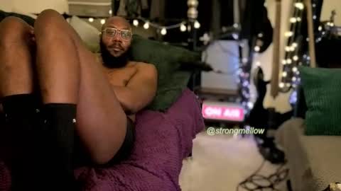 strongmellow online show from November 2025 07:04:02 PM