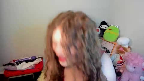 Strwbby online show from November 2025 06:17:02 AM