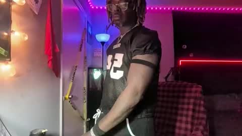 Snapshot of suavechocolatecity chatting on December 2025 06:43:01 AM Hot Chocolate online show from December 2025 06:43:01 AM