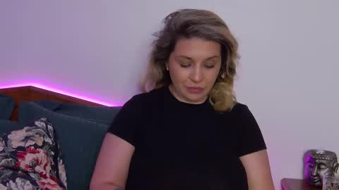 Carla online show from September 2025 09:53:01 AM