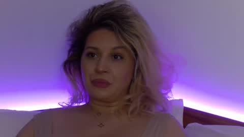 Carla online show from September 2025 07:56:02 AM