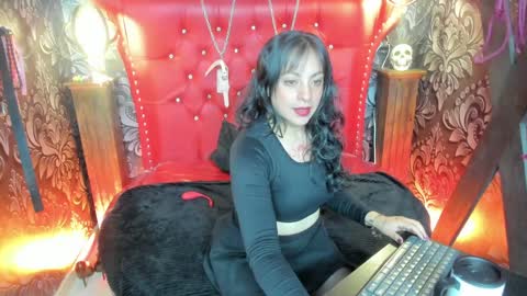 Yunna online show from January 2025 12:36:02 PM